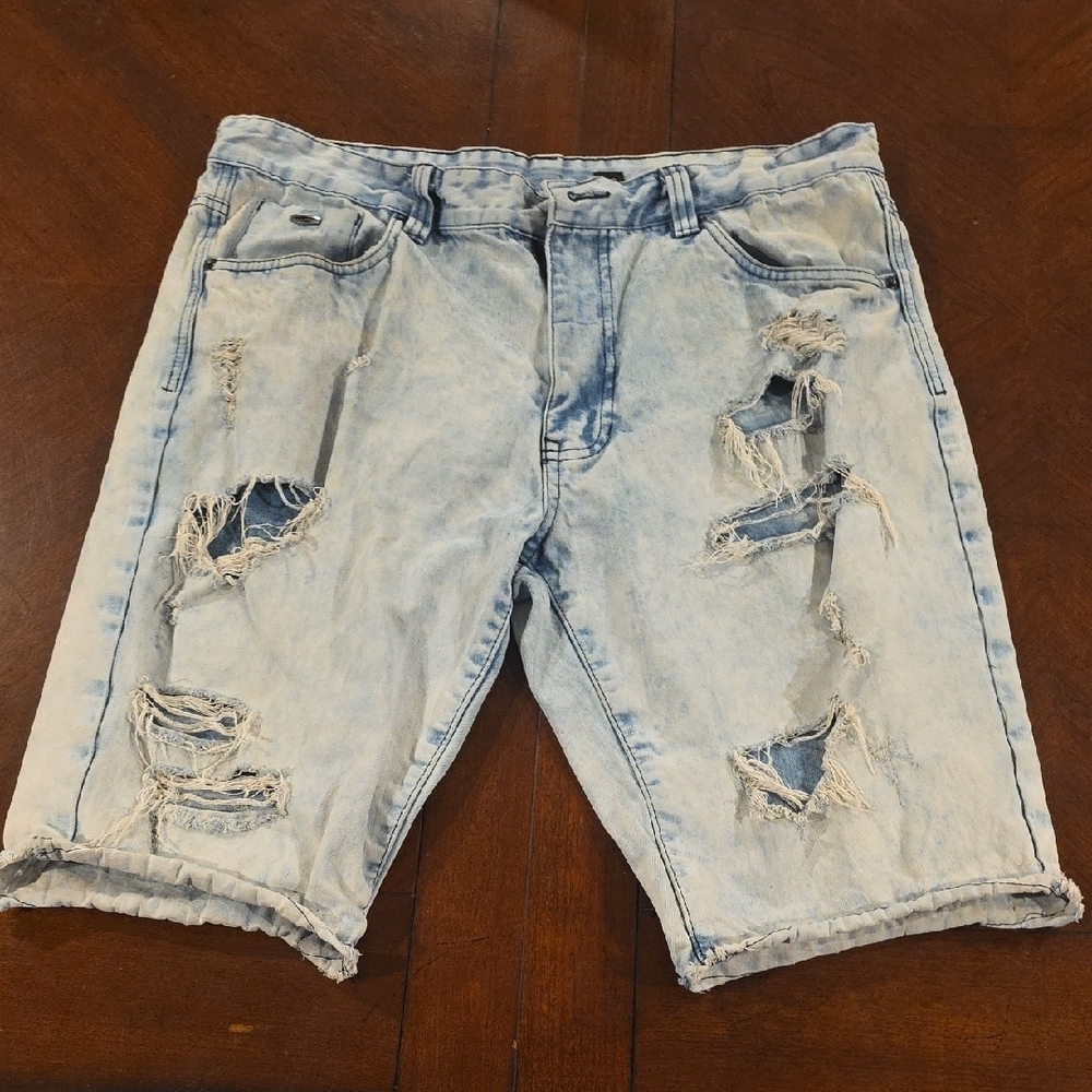 (J12) Men's WXY Stylish Distressed Light Blue Jean Shorts Sz 36